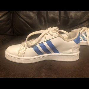 Kids Adidas blue stripe glitter sneakers